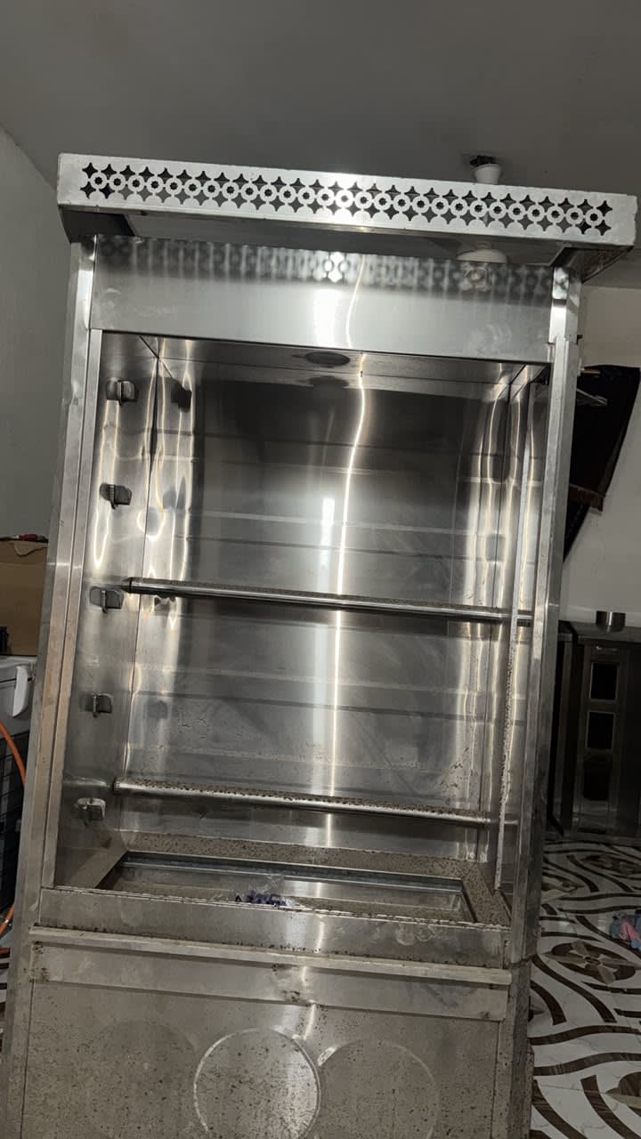 Rôtissoire à poulet en inox en bonne etat