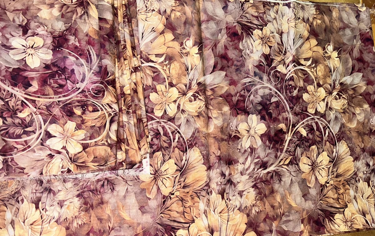 Très joli boubou à motifs floraux élégants