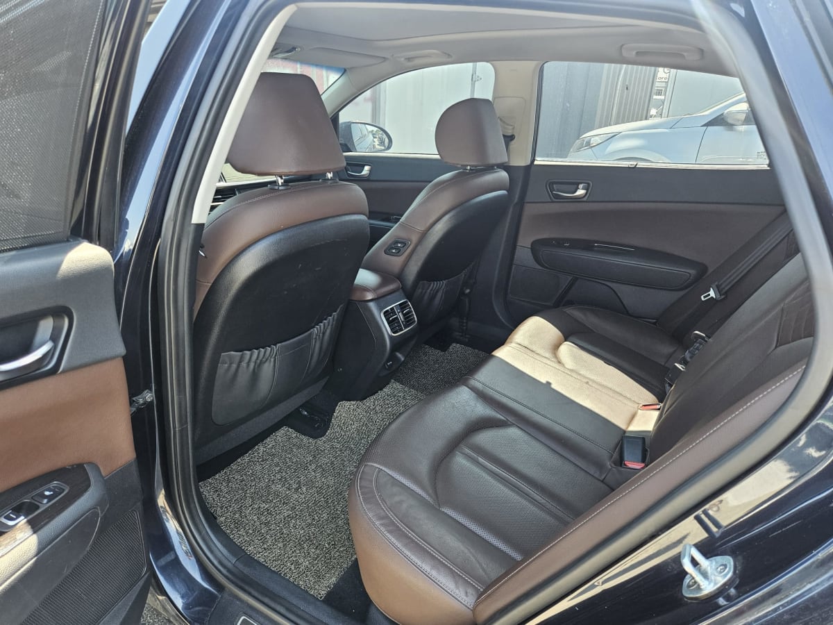 Kia K5 2018 full option avec un toit panoramique