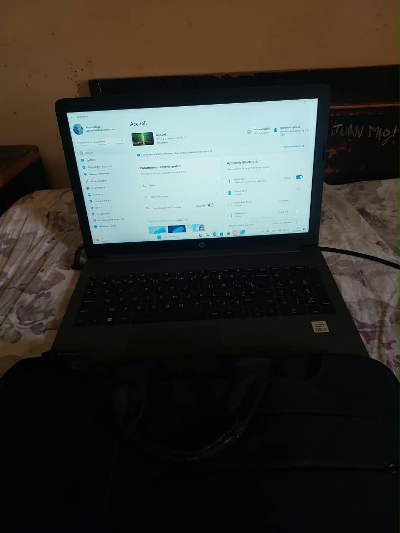PC portable HP Core i3 en très bon état avec sacoche