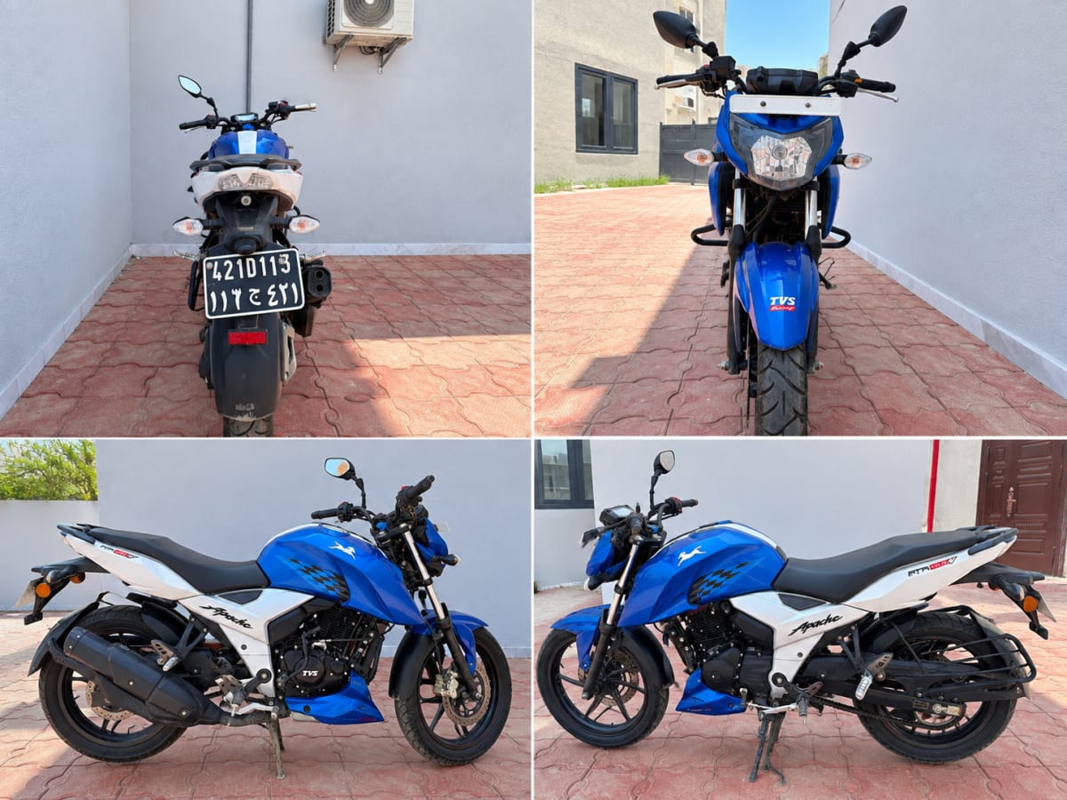 Moto TVS Apache RTR 160 4V bleue et blanche