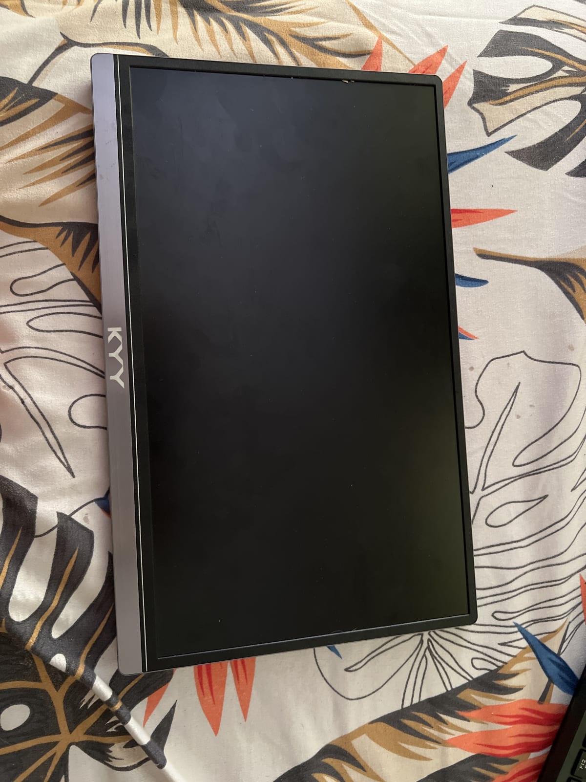 Pack PC GEEKOM + Écran KYY 15,6” + Clavier & Souris sans fil