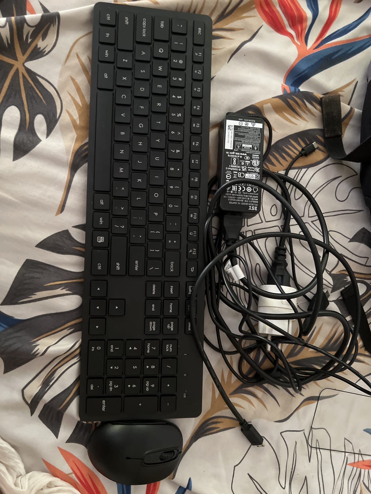 Pack PC GEEKOM + Écran KYY 15,6” + Clavier & Souris sans fil