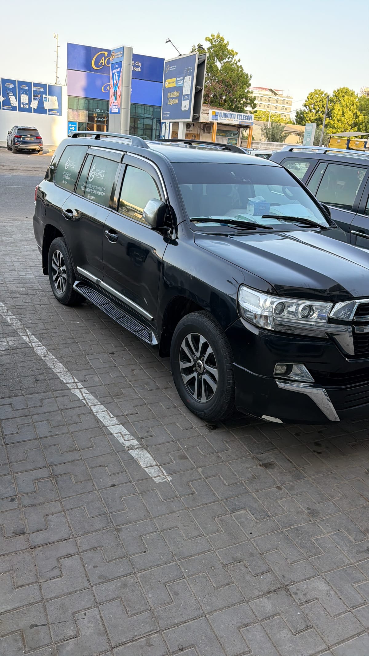 Toyota Land Cruiser V8 noir, look 2022, 178 000 km