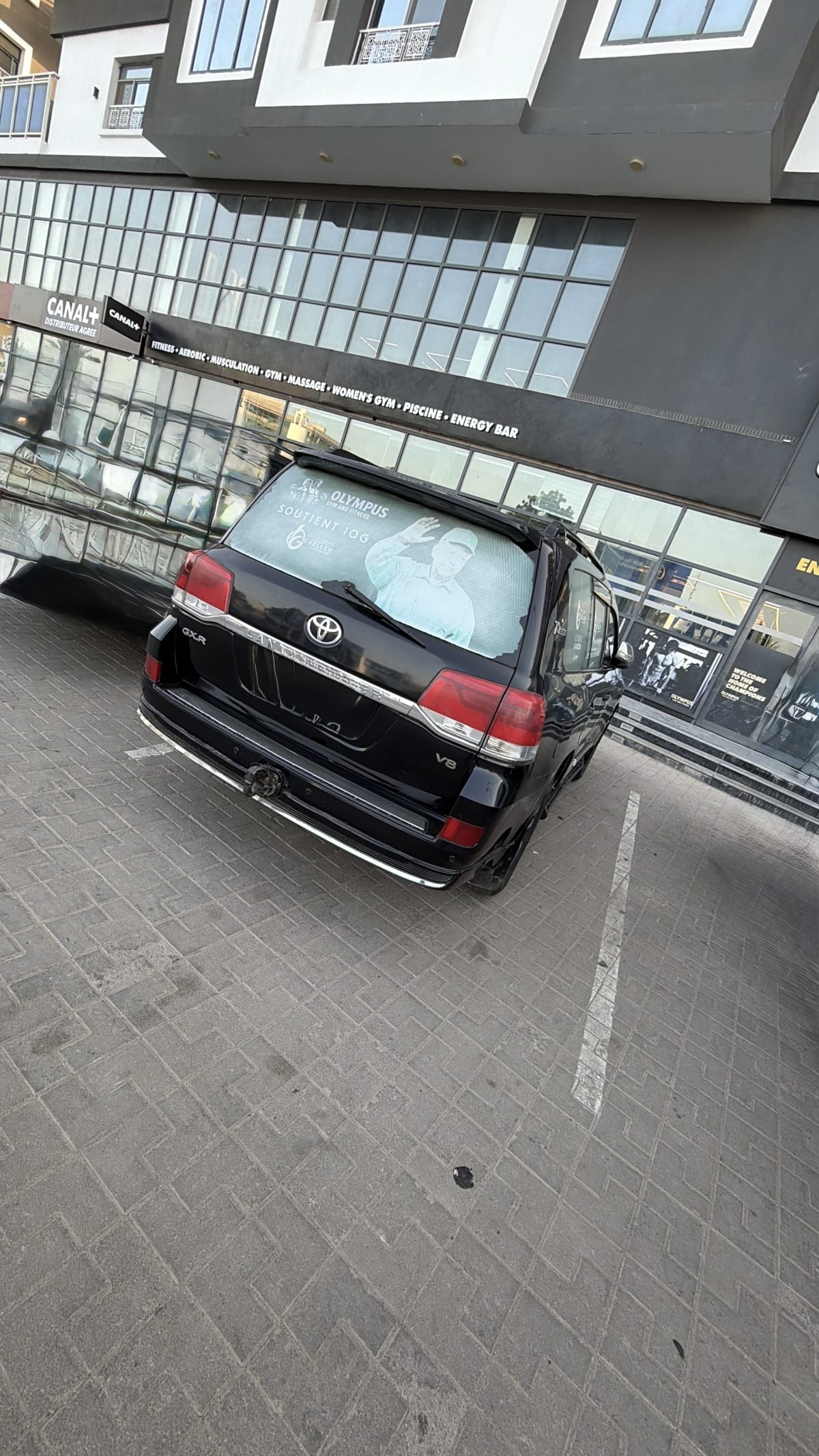 Toyota Land Cruiser V8 noir, look 2022, 178 000 km