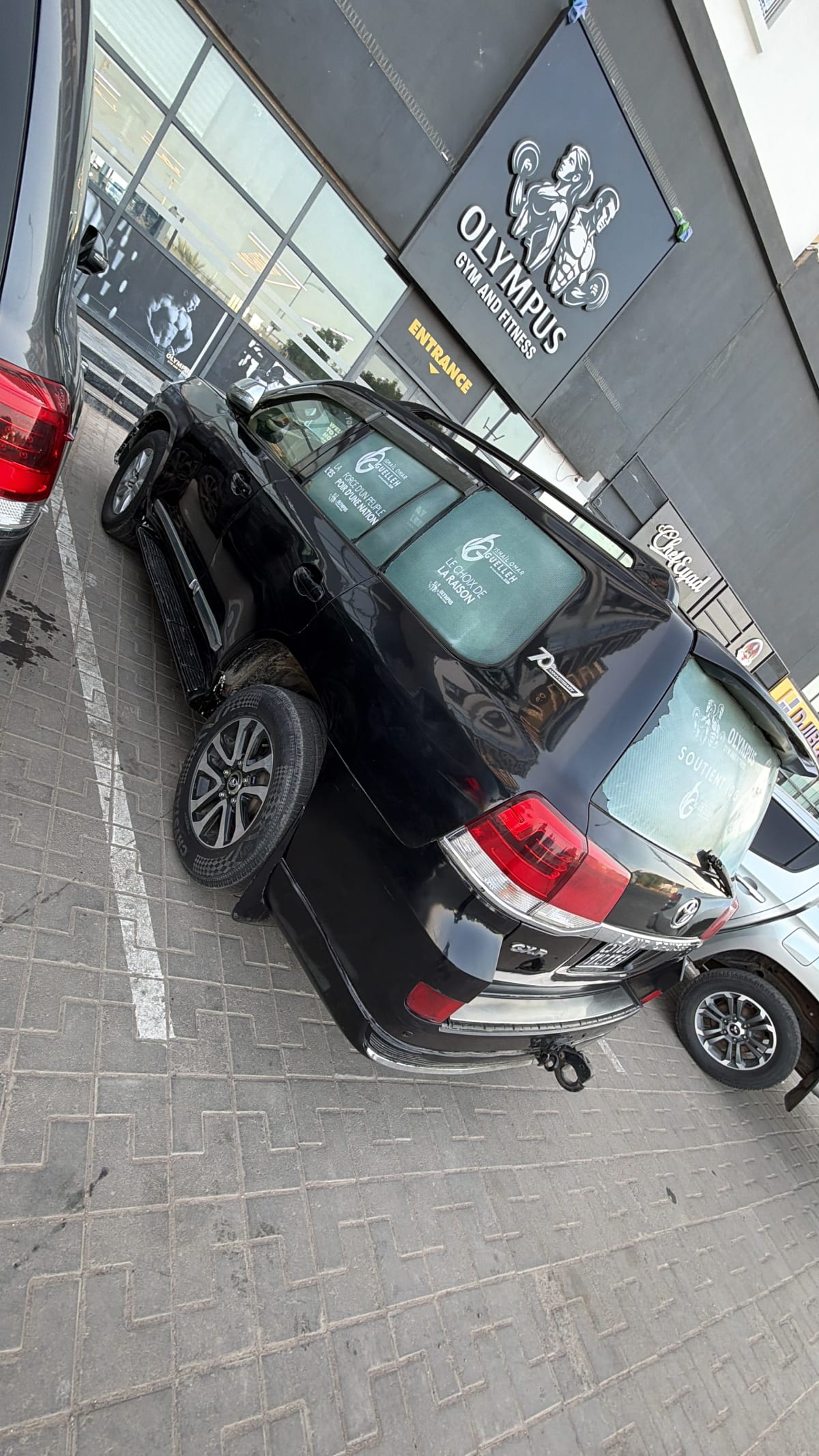 Toyota Land Cruiser V8 noir, look 2022, 178 000 km