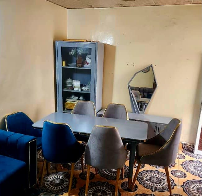 Salon complet velours bleu et gris + table à manger