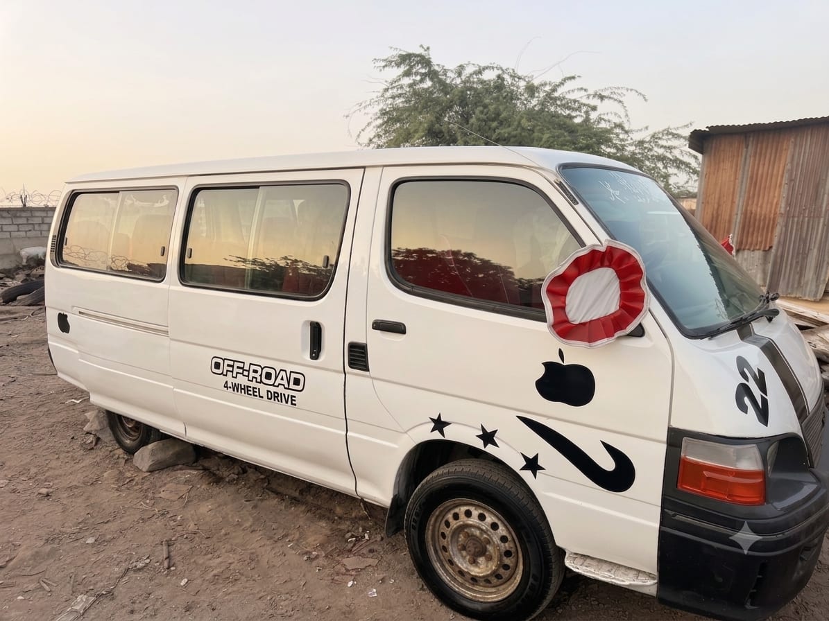Toyota Hiace mini bus rénové, prêt à rouler