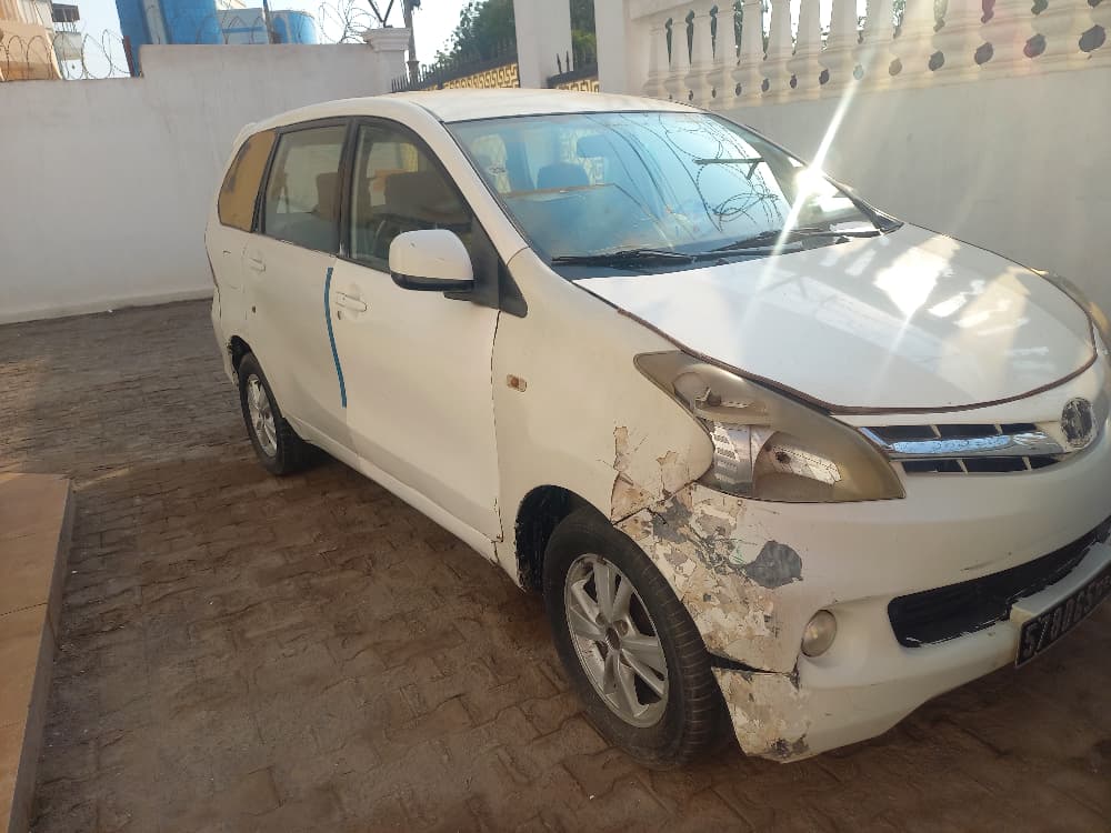 Toyota Avanza 1.5G 2015 automatique - familiale spacieuse
