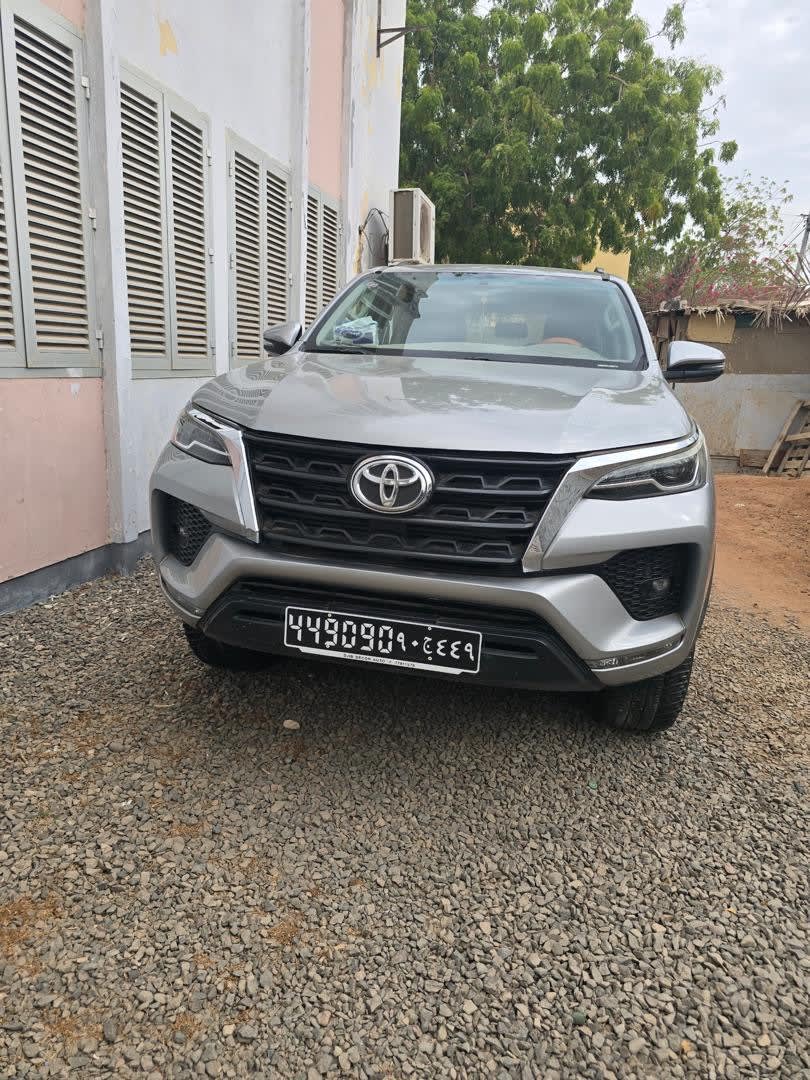 Toyota Fortuner 2022, automatique, 79 000 km, cuir