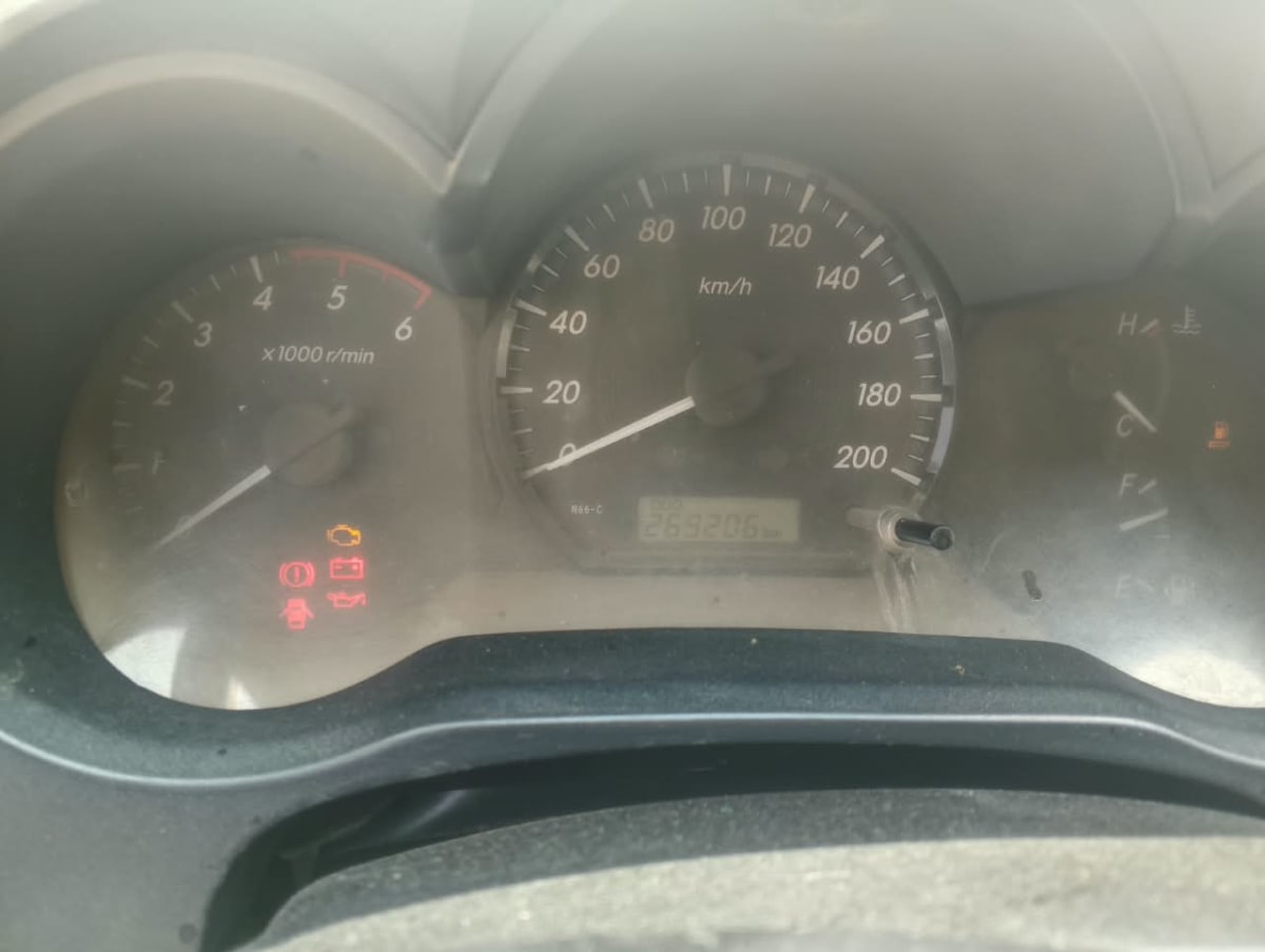 Toyota Hilux 4x4 double cabine, manuelle, à saisir