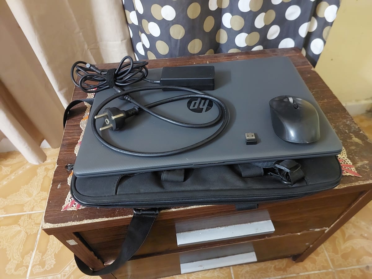 PC portable HP Core i3 en très bon état avec sacoche