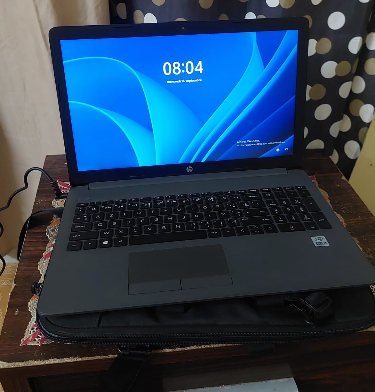 PC portable HP Core i3 en très bon état avec sacoche