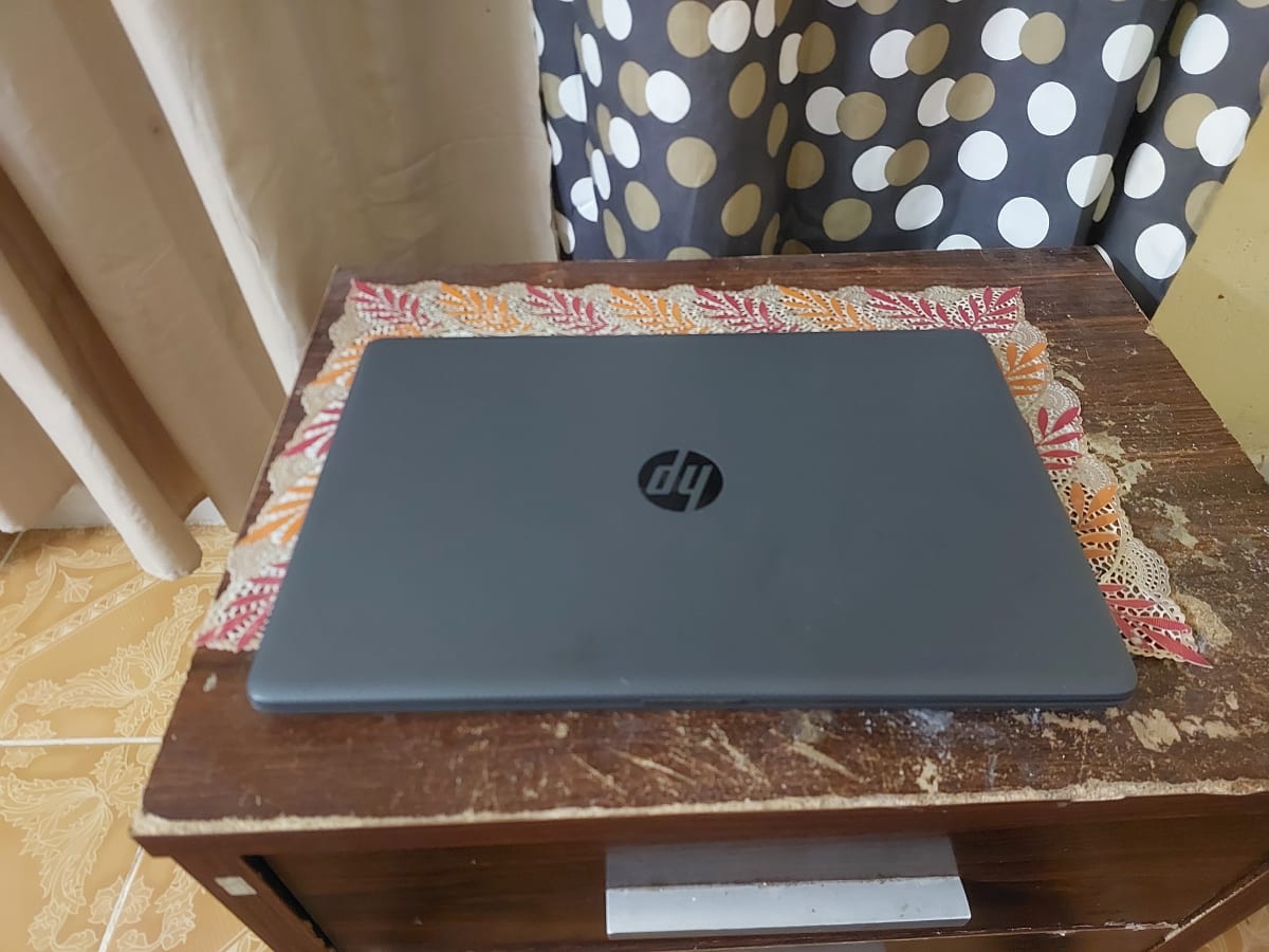 PC portable HP Core i3 en très bon état avec sacoche