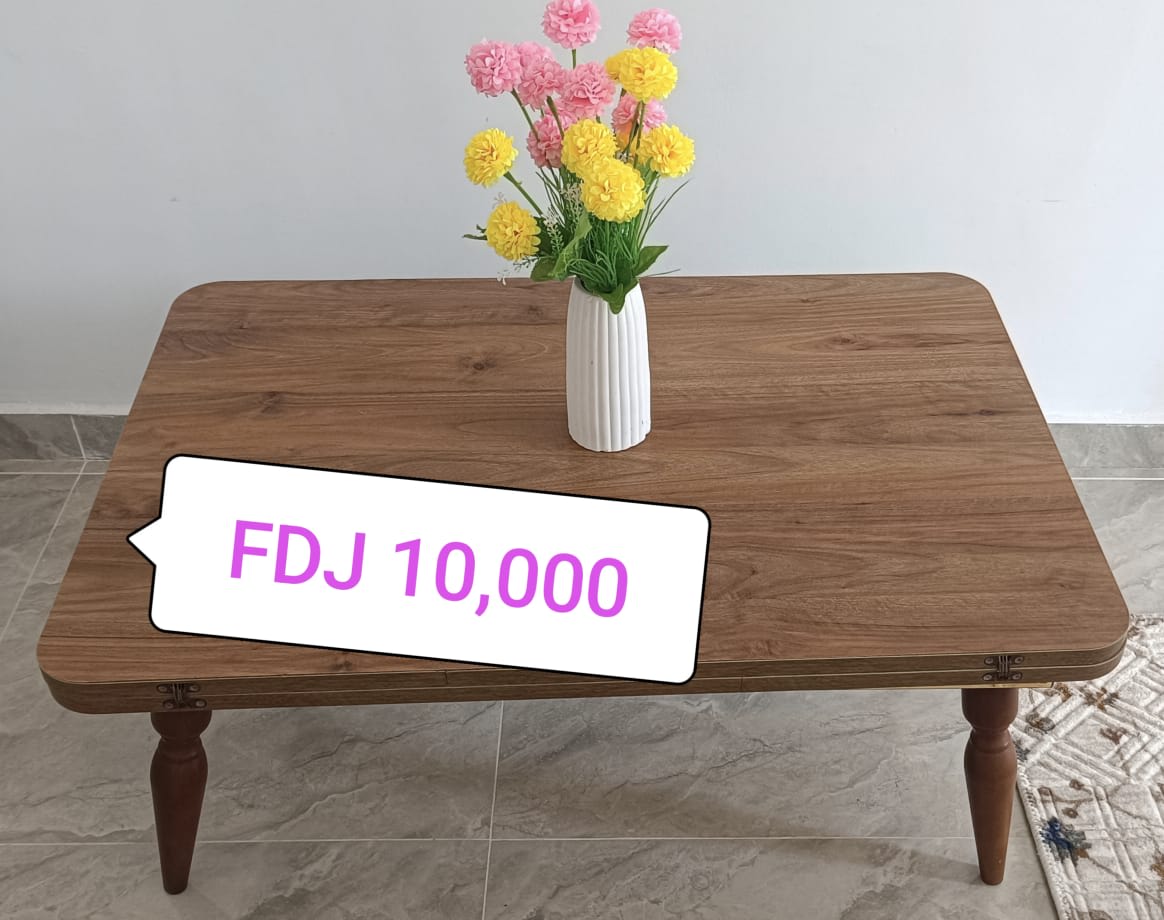 Lit double en fer forgé et bois avec matelas