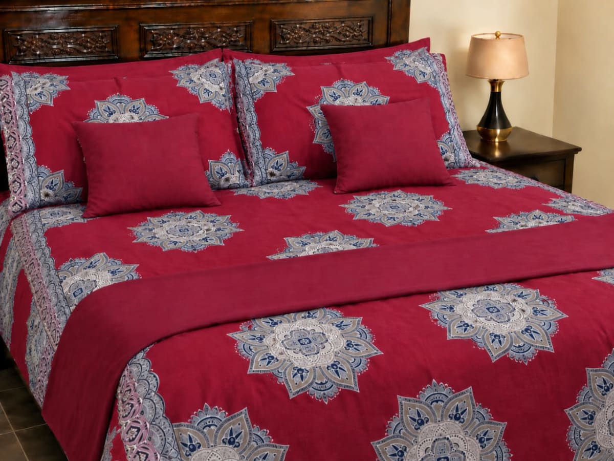 Parure de lit bleu et beige, motif géométrique élégant