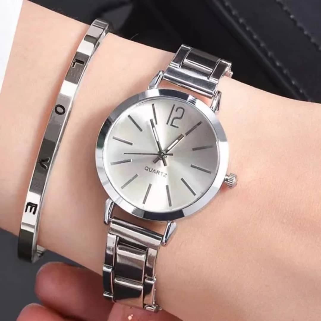 Élégante montre quartz argentée pour femme