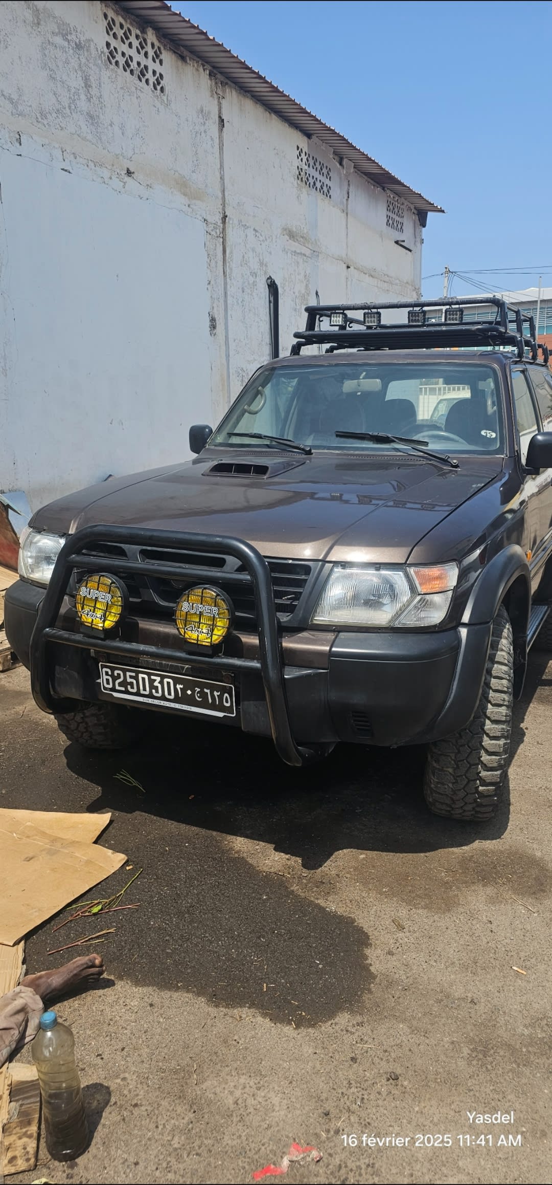 4x4 Nissan Patrol équipé, prêt pour l'aventure