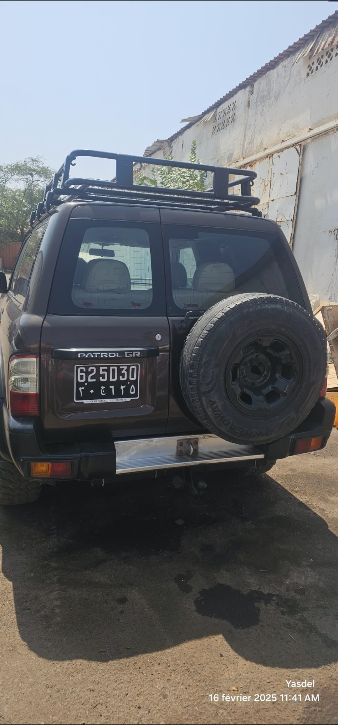 4x4 Nissan Patrol équipé, prêt pour l'aventure