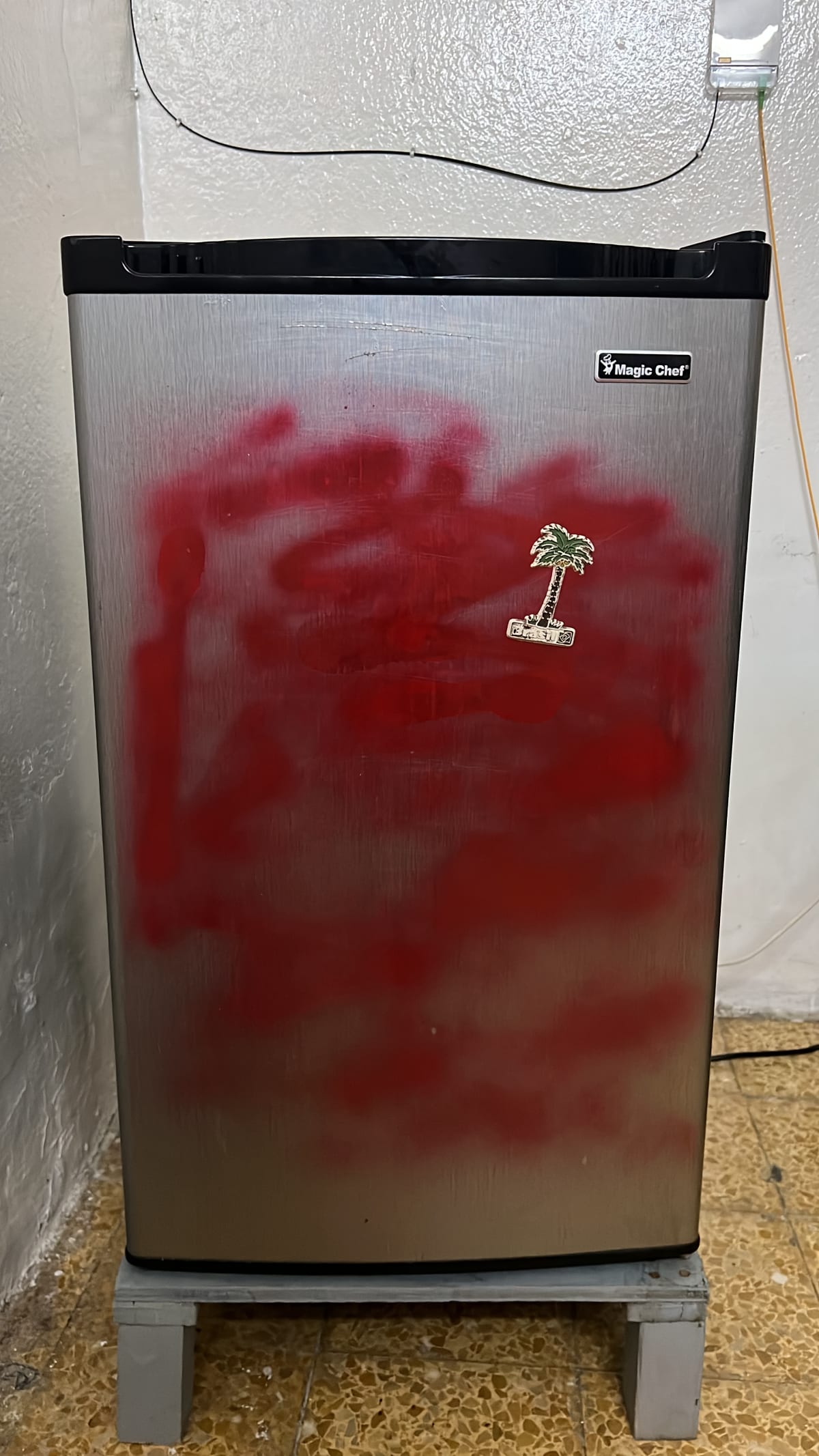 Mini frigo Magic Chef avec congélateur, utilisé 1 an