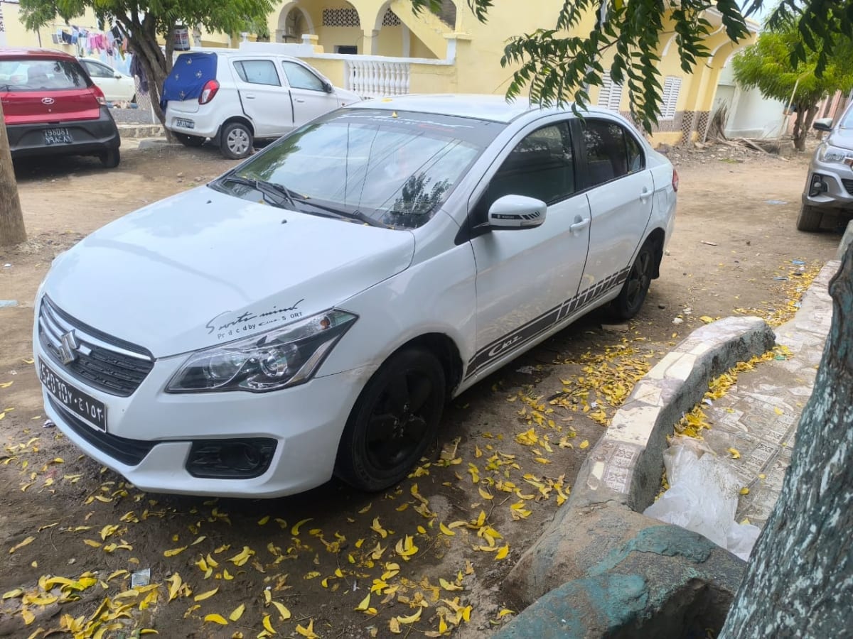 Suzuki Ciaz blanche, 113 000 km, essence, manuelle