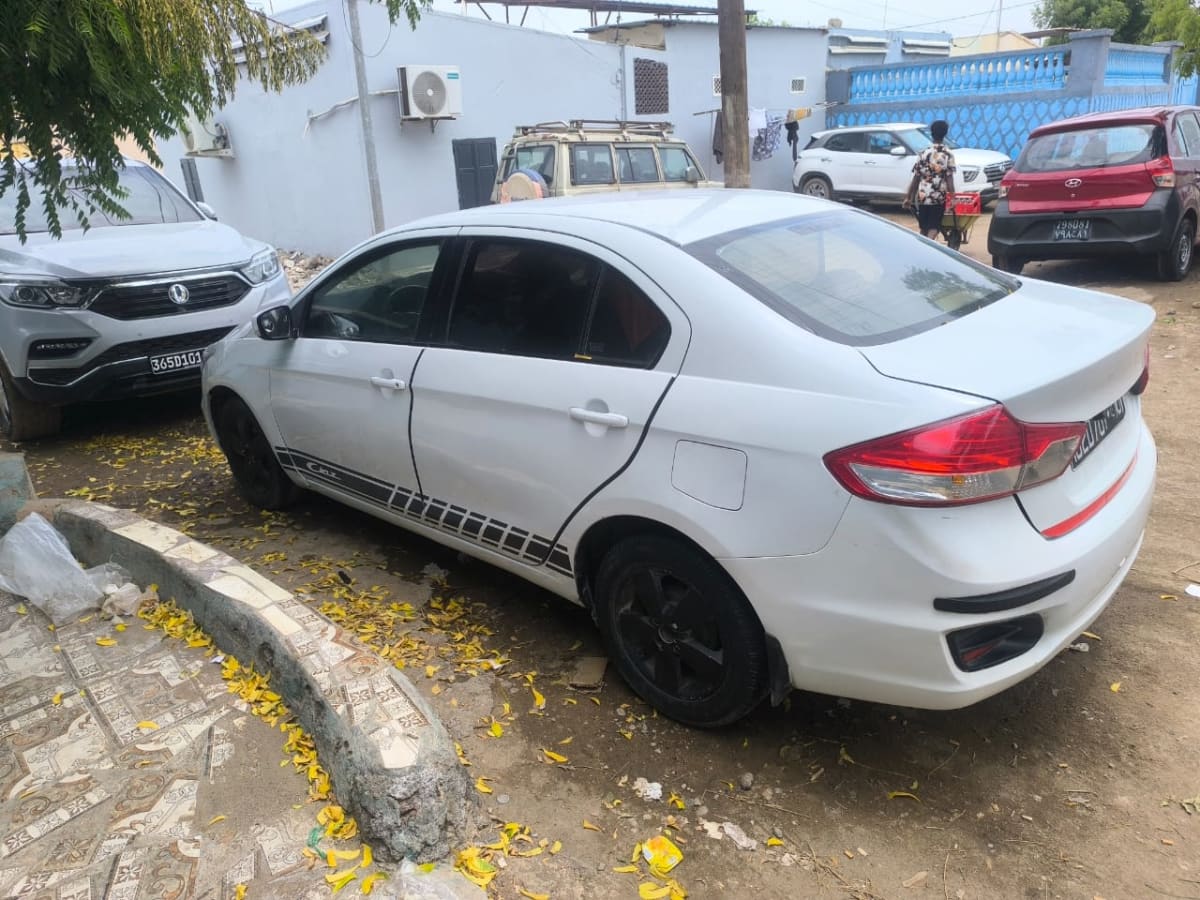 Suzuki Ciaz blanche, 113 000 km, essence, manuelle