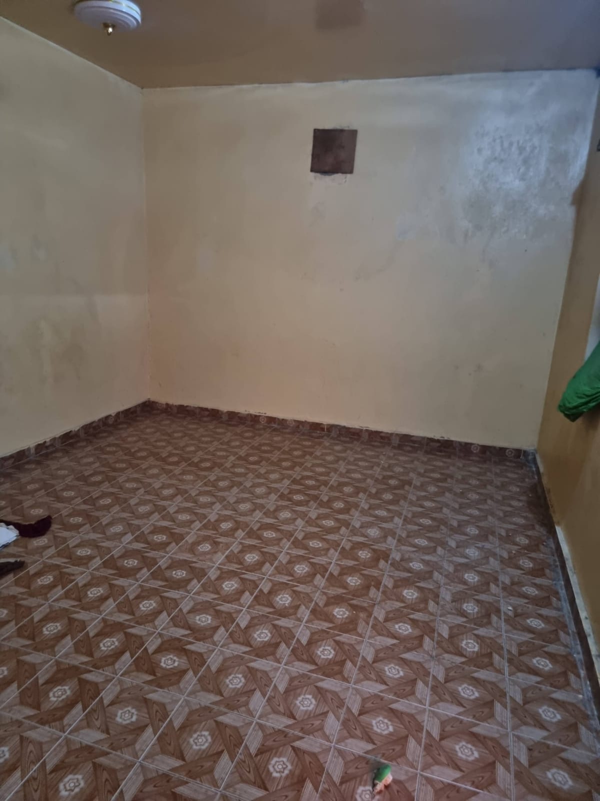 Maison F5 282 m² en dur avec marbre près route Hayableh