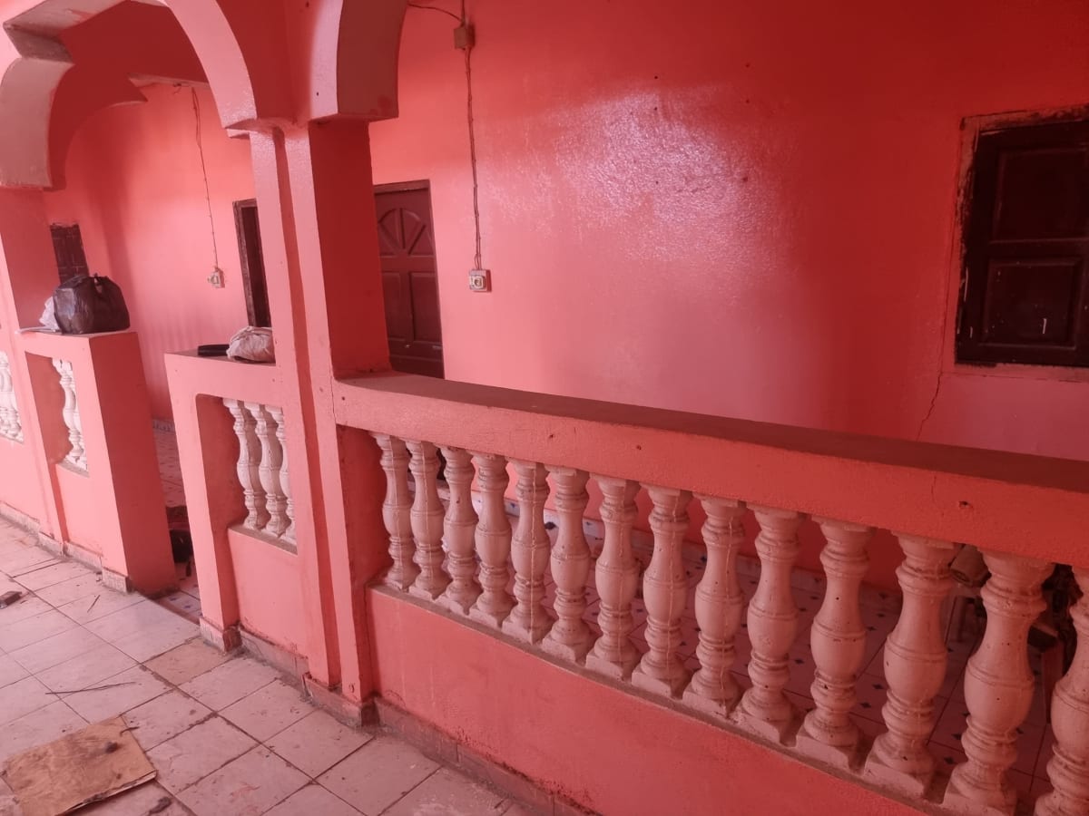 Maison F5 282 m² en dur avec marbre près route Hayableh