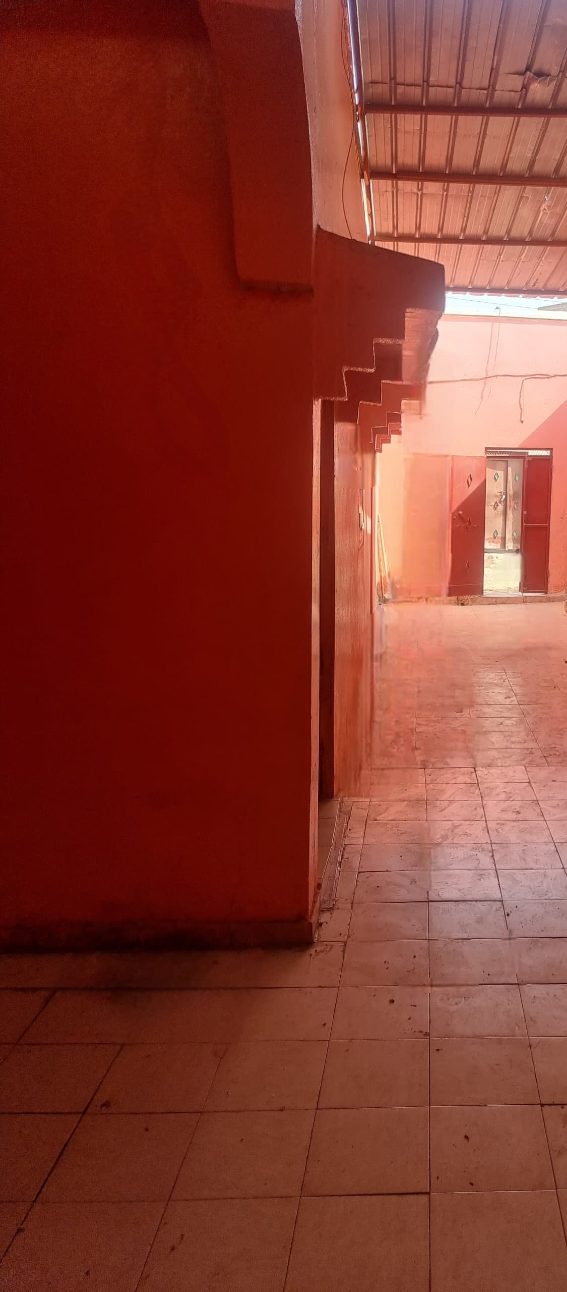 Maison F5 282 m² en dur avec marbre près route Hayableh
