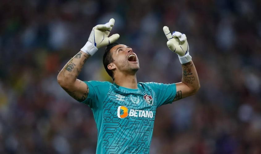Brazilian goalkeeper, 44, closes in on Peter Shilton's professional football appearance record