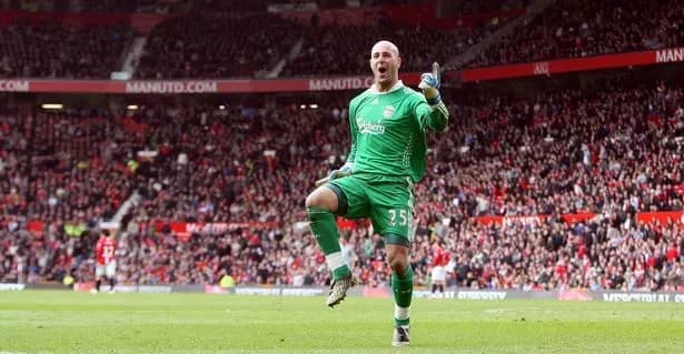 Highlights: Spanish goalkeeper Pepe Reina bids "Adiós" to a career spanning 25 years