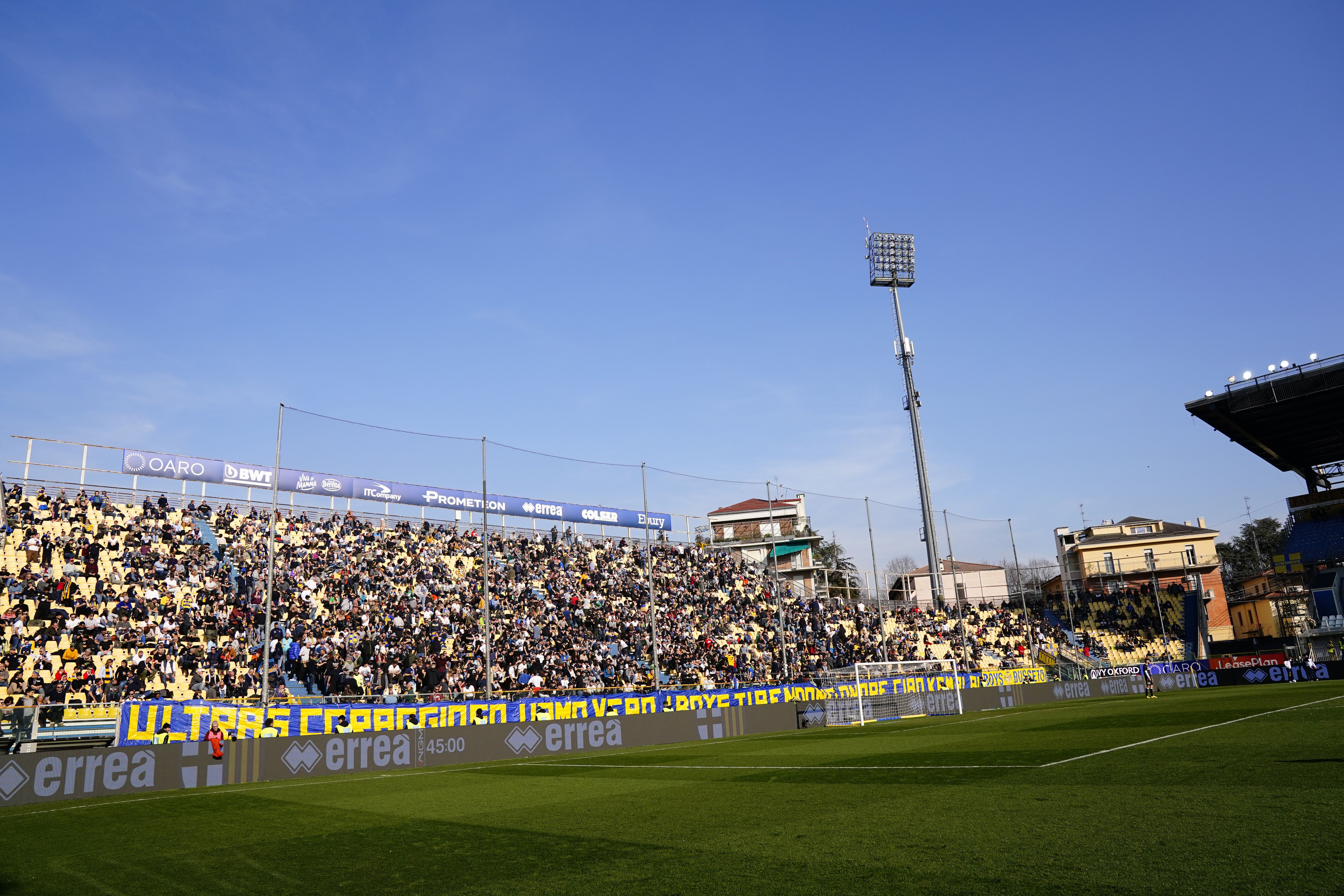 A stand of Parma Calcio's stadium full of fans behind the goal (Goalkeeper.com)