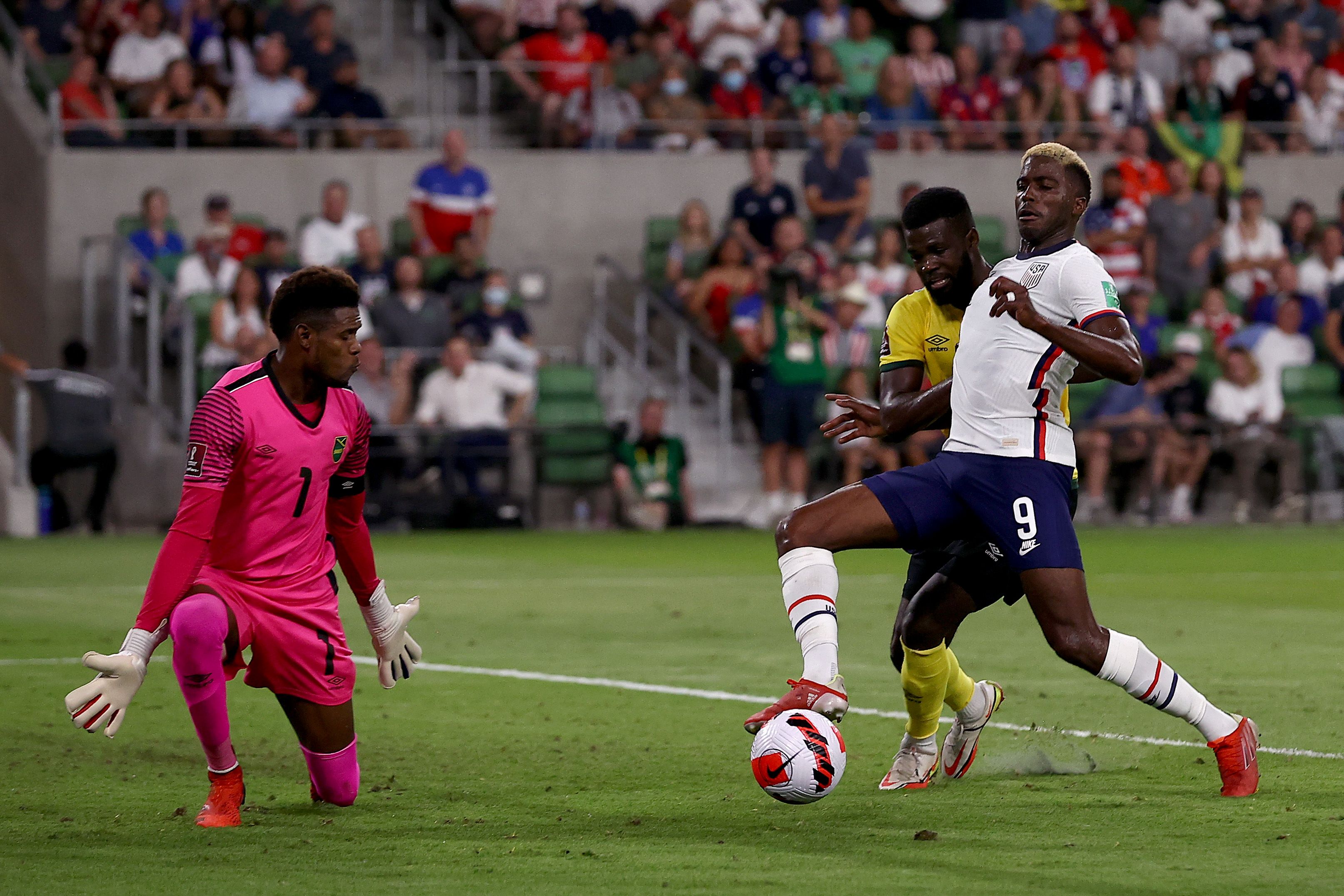 Jamaica goalkeeper Andre Blake saves a shot from Gyasi Zardes (Goalkeeper.com)