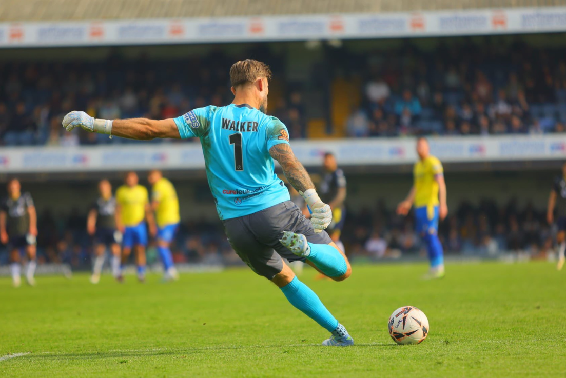 "The struggles will be there, but the passion inside needs to be stronger" - Laurie Walker on life lessons from a goalkeeping career across the English pyramid