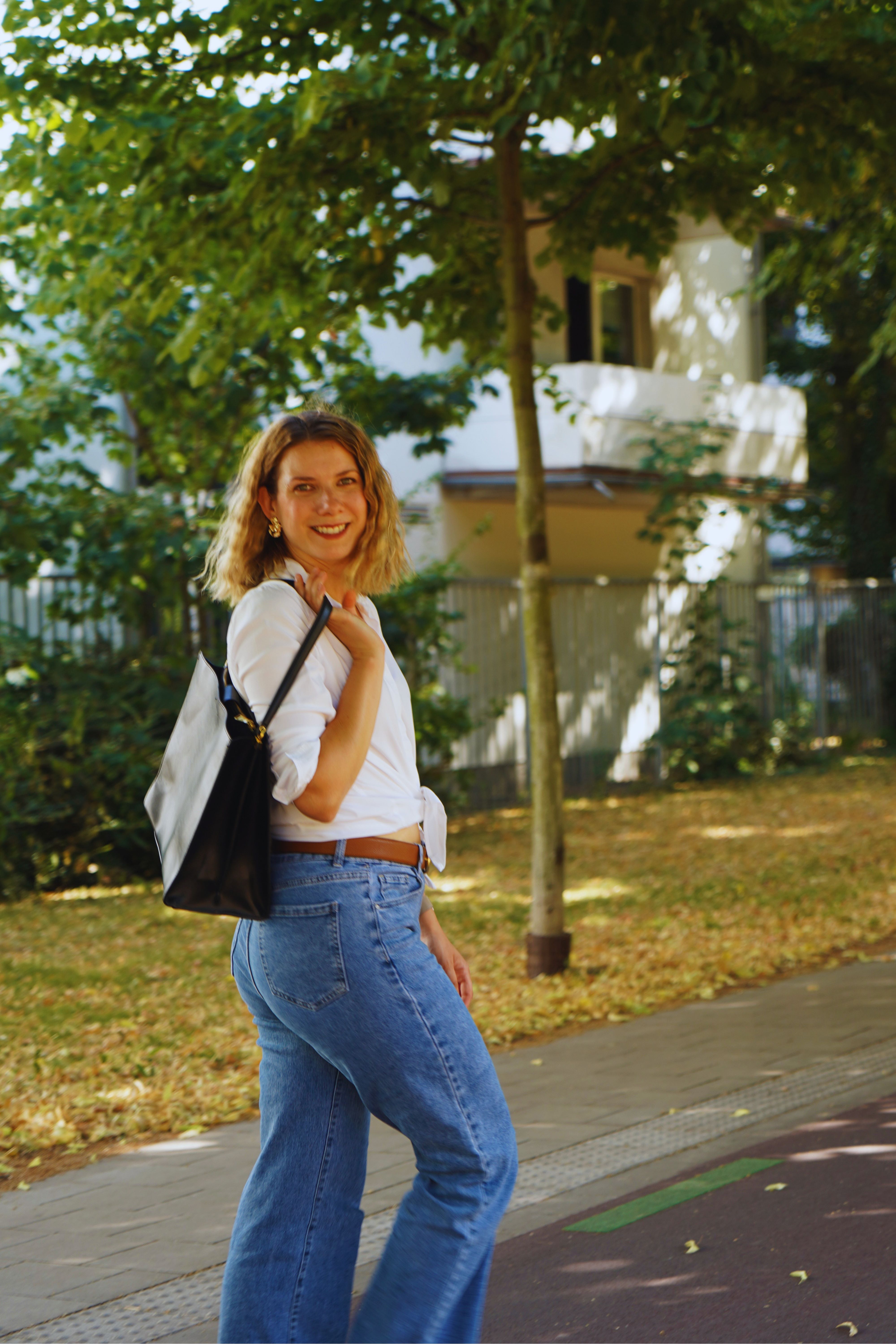 The Power of the White Top and Blue Jeans: The Summer 2026 Outfit You'll Wear on Repeat