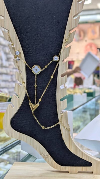 Chaînes de cheville — Twisted Anklet W4A, JAWHARA BOX
