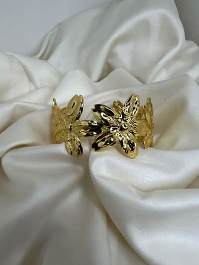 Bracelets — Crescent Bangle N7U, JAWHARA BOX