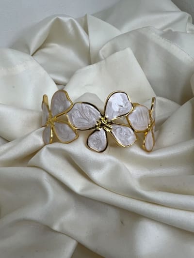Bracelets — Pearl Twist 29K, JAWHARA BOX