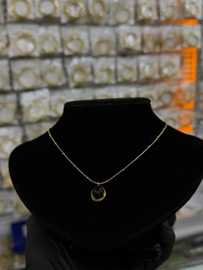 Colliers — Willow Pendant SXV, JAWHARA BOX