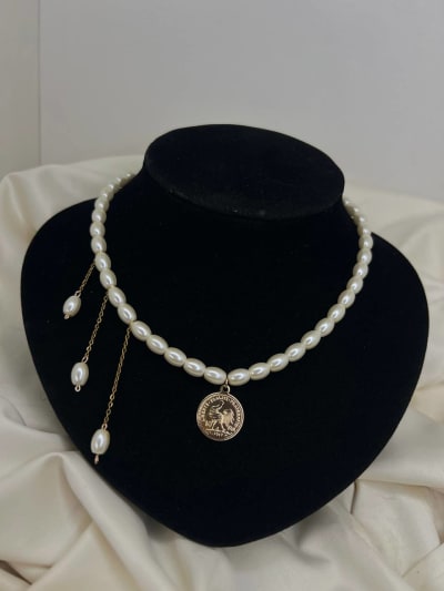 Colliers — Twisted Pendant 6YD, JAWHARA BOX