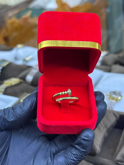 Bagues — Velvet Solitaire 2G4, JAWHARA BOX