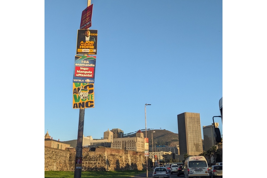 Cape Town is preparing for elections as parties run their last rounds of campaigns.
© Nicole Paganini