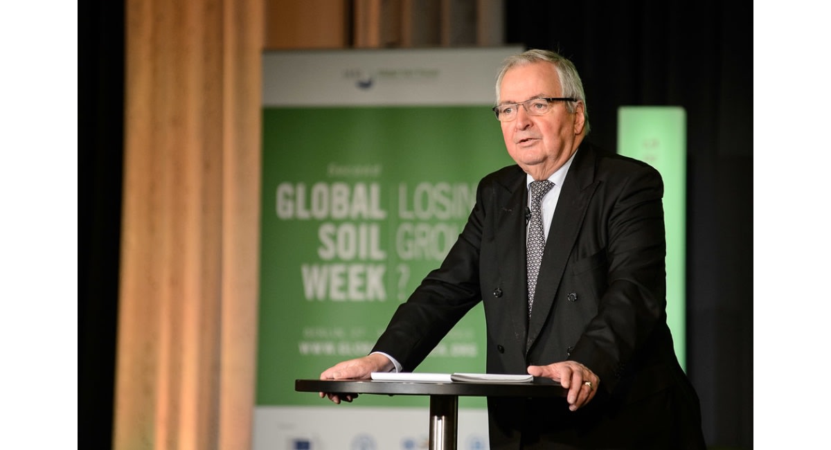 In Memory of Klaus Töpfer