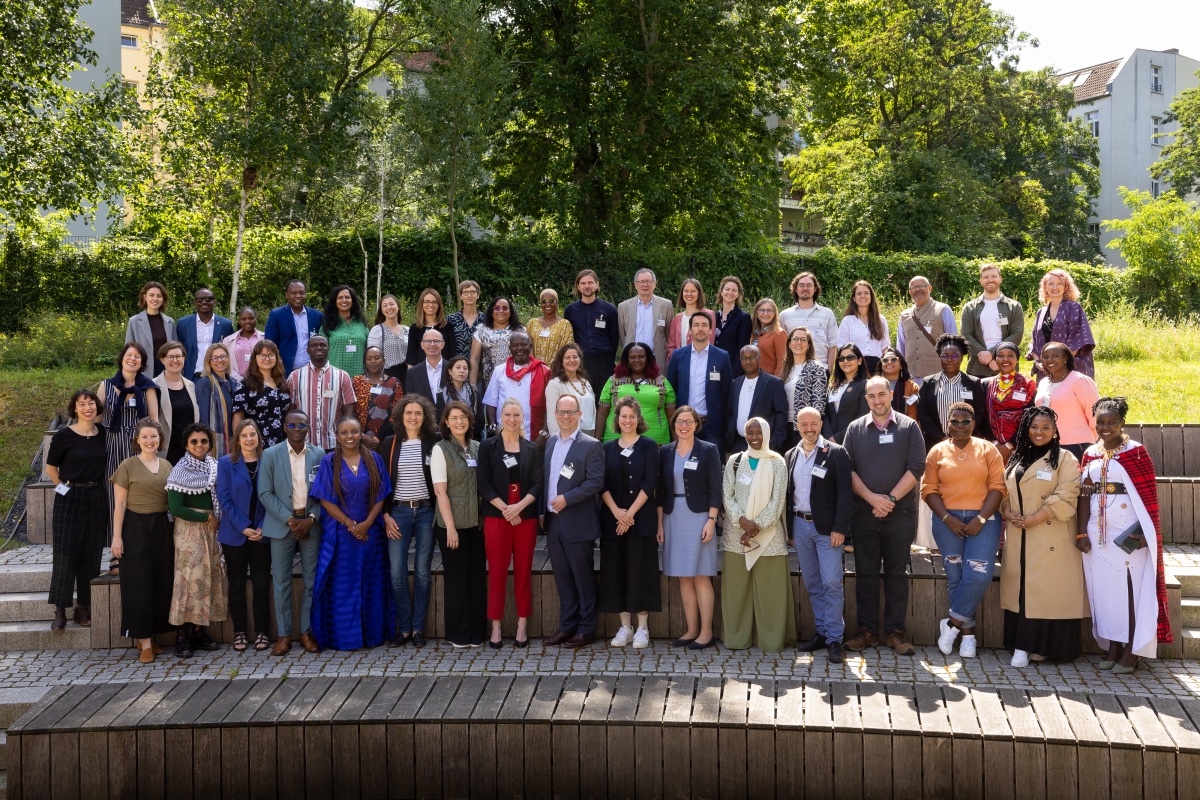 Participants pose for a photo after the workshop.
© Manuel Frauendorf