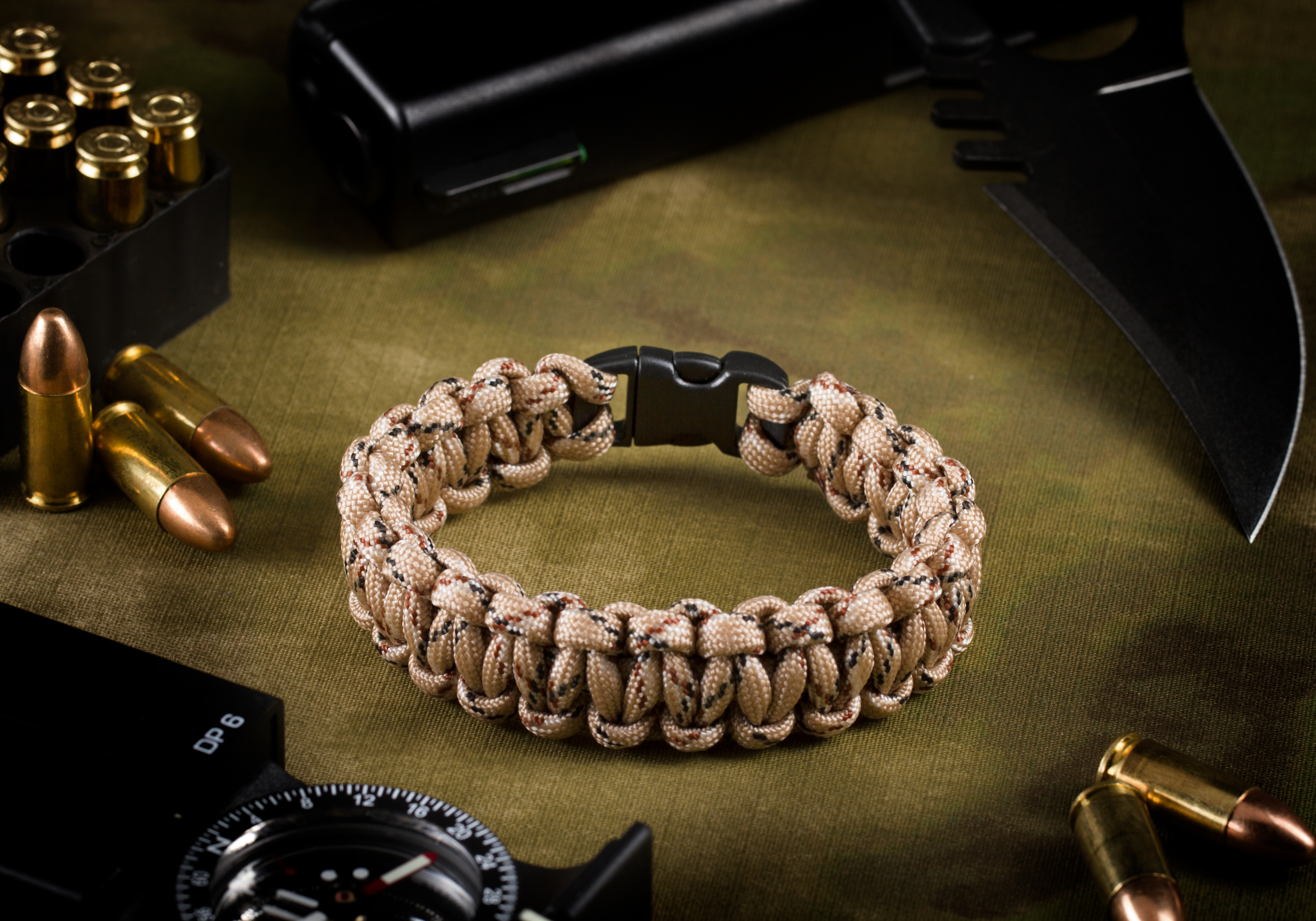 Invader Gear Paracord Bracelet Small Buckle Desert Camo (2024) - Invadergear