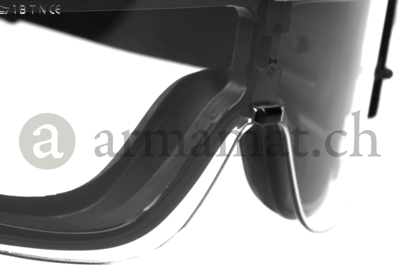 Amart goggles top