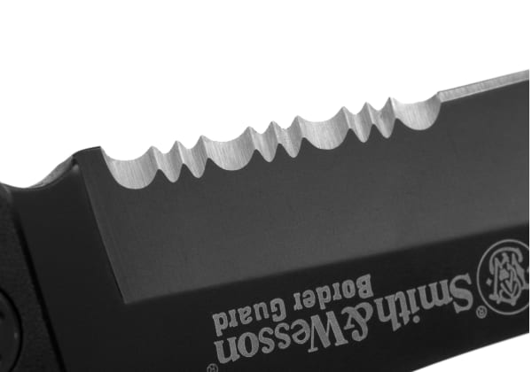 Smith & Wesson Border Guard SWBG1S Serrated Folder