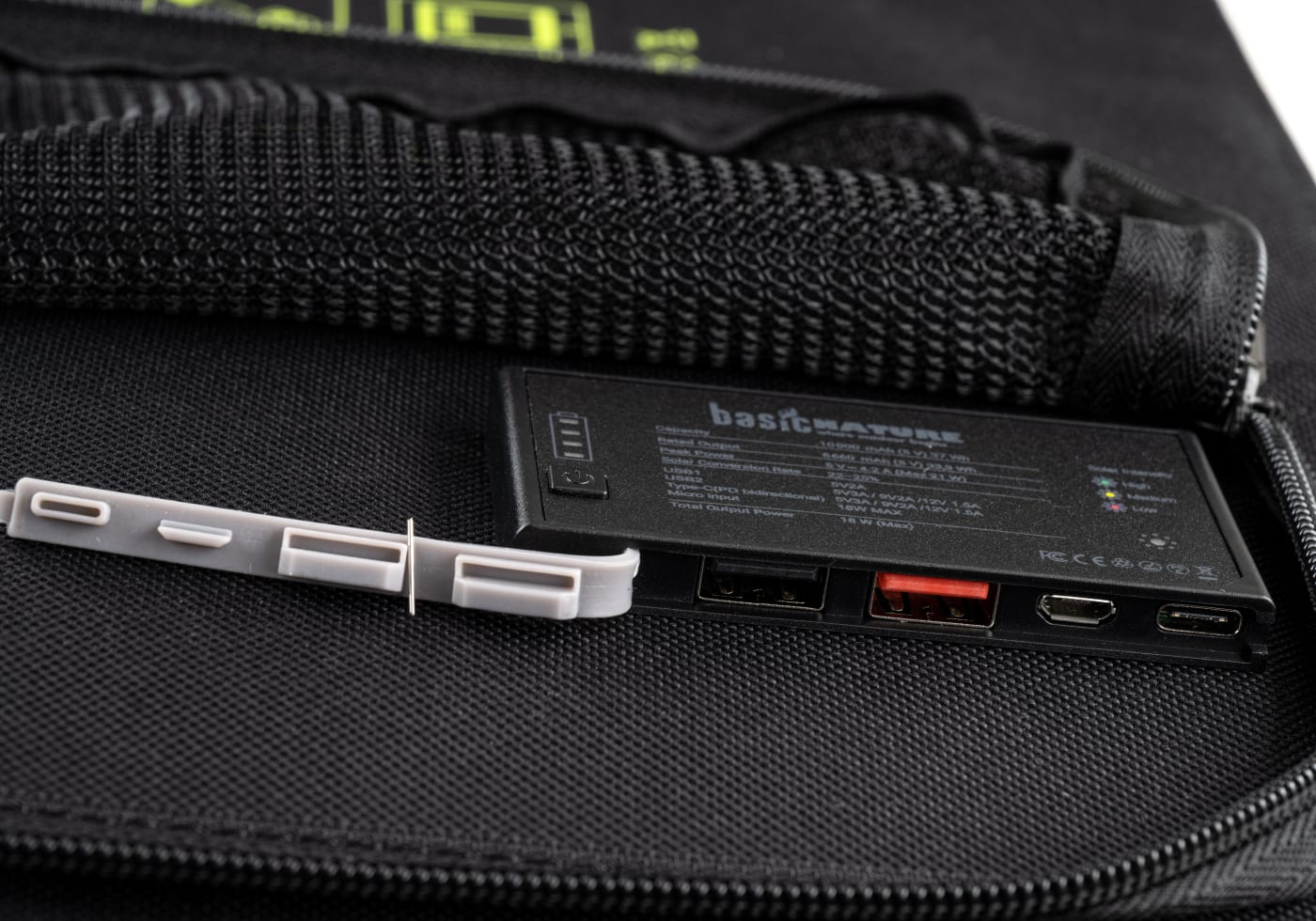 BasicNature Solar Charger Powerbank