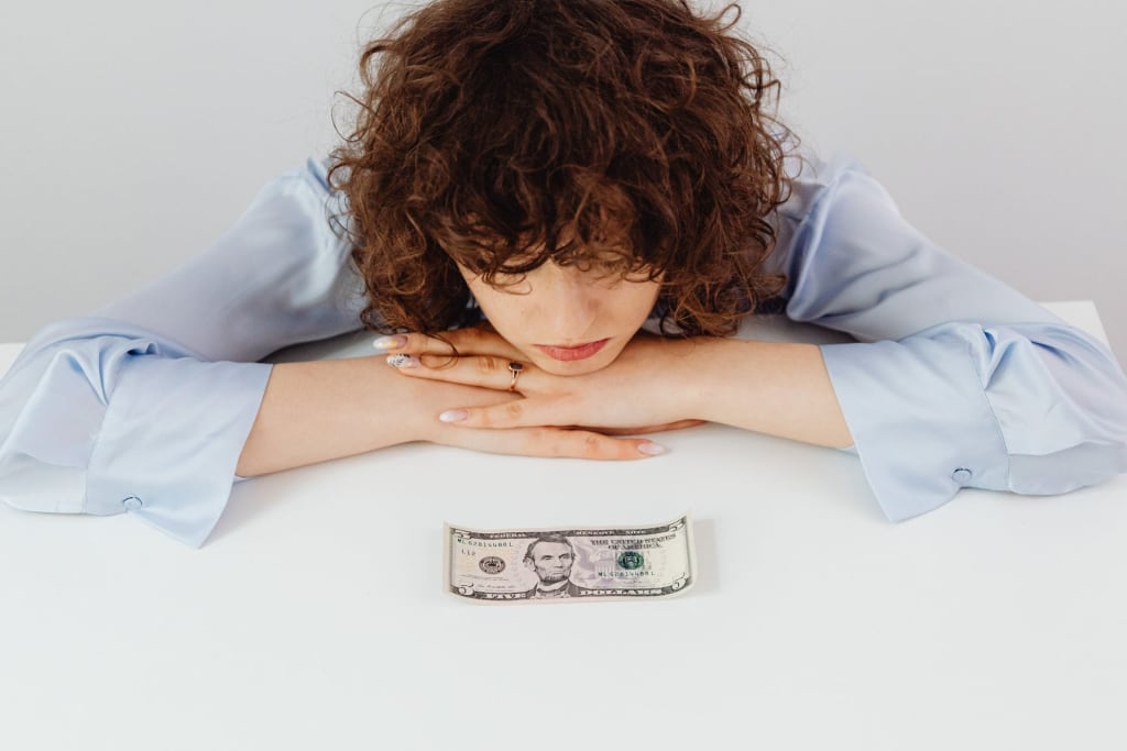 Peniaphobia: When the Fear of Becoming Poor Follows You Even When You’re Financially Stable