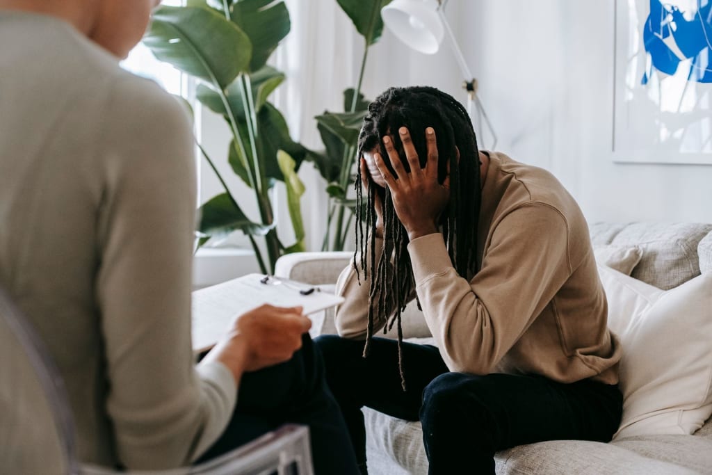 The Decade No One Warns Men About: Why the Pressure to “Be Someone” Hits So Hard